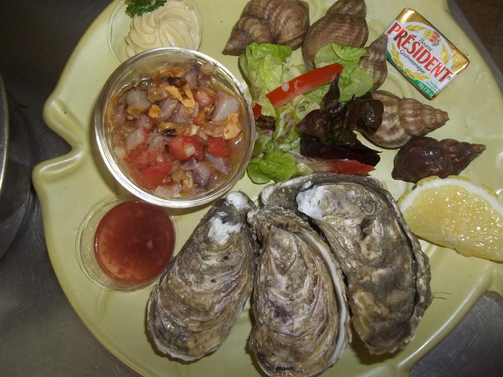 德班餐厅酒店 圣让莱托马 外观 照片